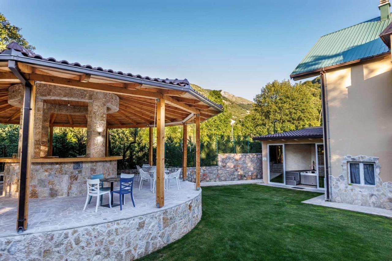 Family Spa Apartments Sunny&Shiny Savnik Esterno foto