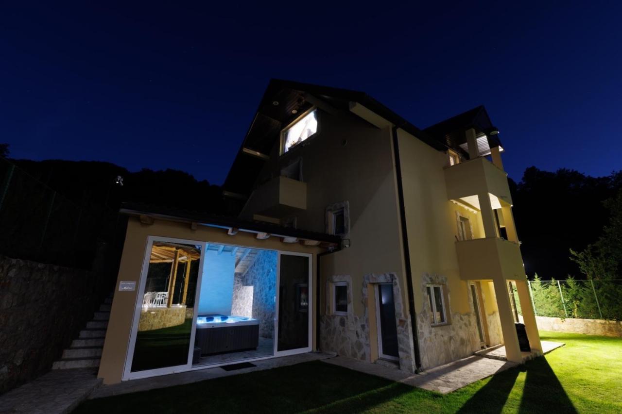 Family Spa Apartments Sunny&Shiny Savnik Esterno foto
